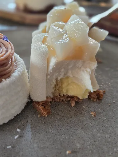 한남동 재인 디저트 사진, 배 샤를로트